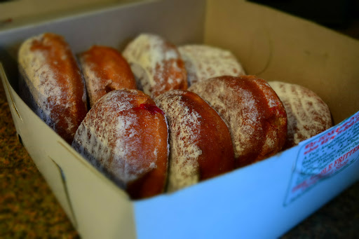 Donut Shop «Apple Fritter Donut Shop», reviews and photos, 741 E 9 Mile Rd, Ferndale, MI 48220, USA