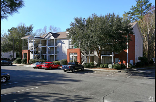 The Links Apts. image 9