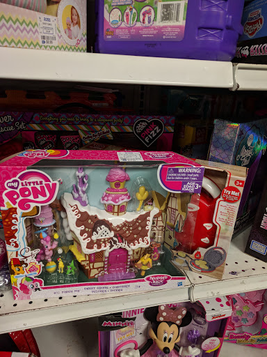 Clothing Store «Ross Dress for Less», reviews and photos, 349 N San Fernando Blvd, Burbank, CA 91502, USA