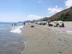 Foto von Strand von Letojanni mit lange, gerade küste