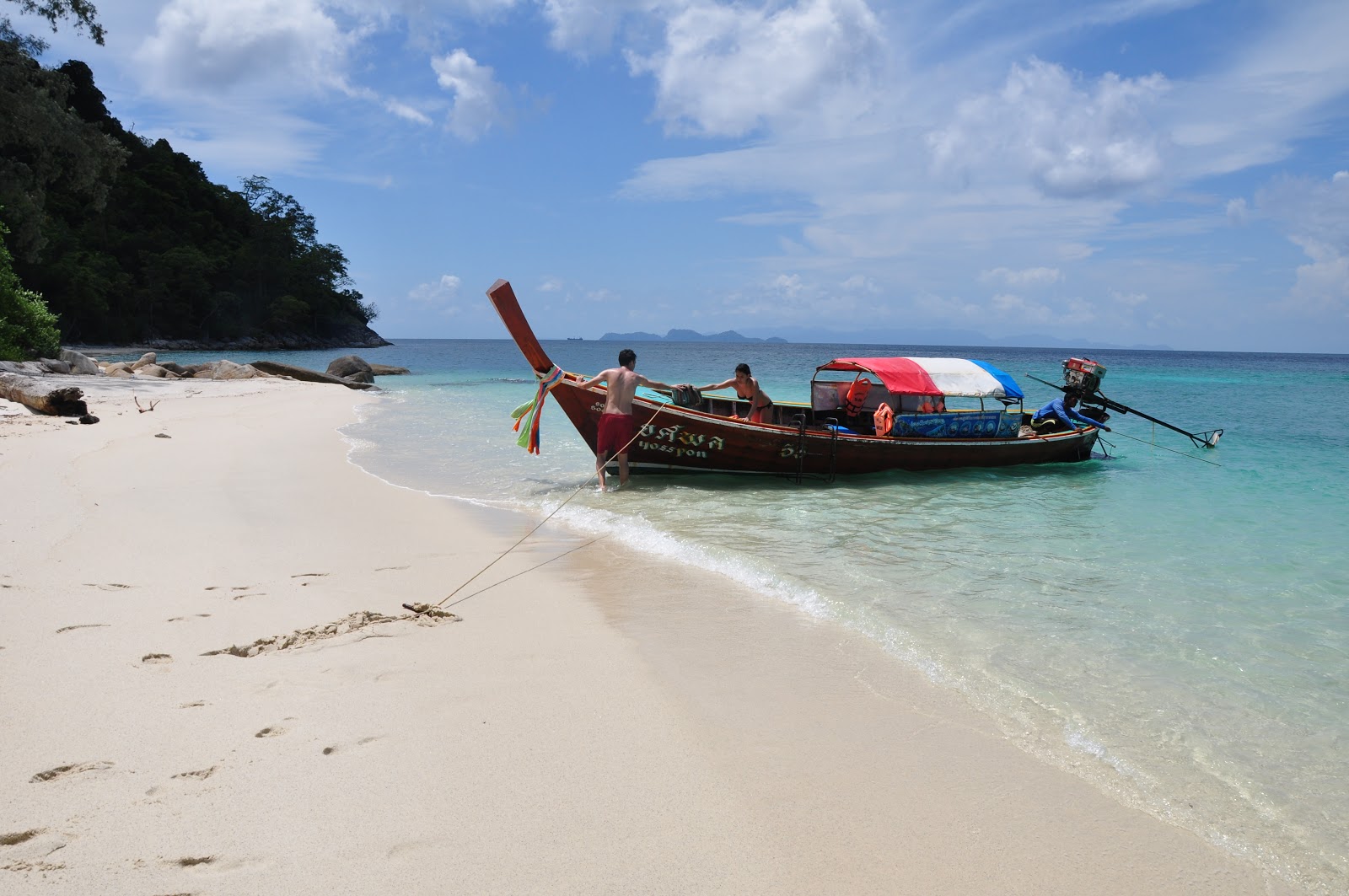 Foto af Koh Adang secret Beach med lys fint sand overflade