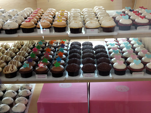 Bakery «Buttercream Cupcakes & Coffee», reviews and photos, 1411 Sunset Dr, Coral Gables, FL 33143, USA
