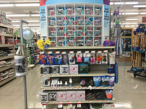 Pet Supply Store «Pet Supplies Plus», reviews and photos, 220 Market Dr, Elyria, OH 44035, USA