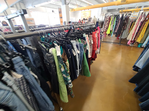 Thrift Store «Goodwill Store», reviews and photos, 23740 El Toro Rd e, Lake Forest, CA 92630, USA