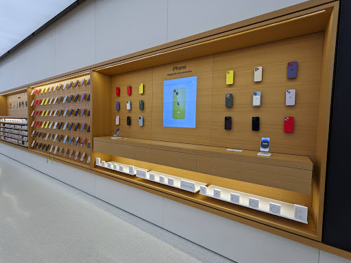 Apple Brea Mall image