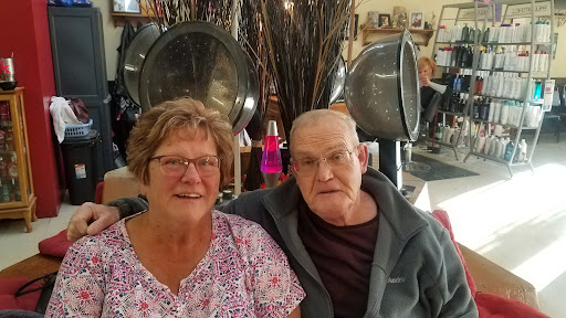 Beauty Salon «Top Notch Salon», reviews and photos, 92 Bluebird Ct, Lawrenceburg, KY 40342, USA