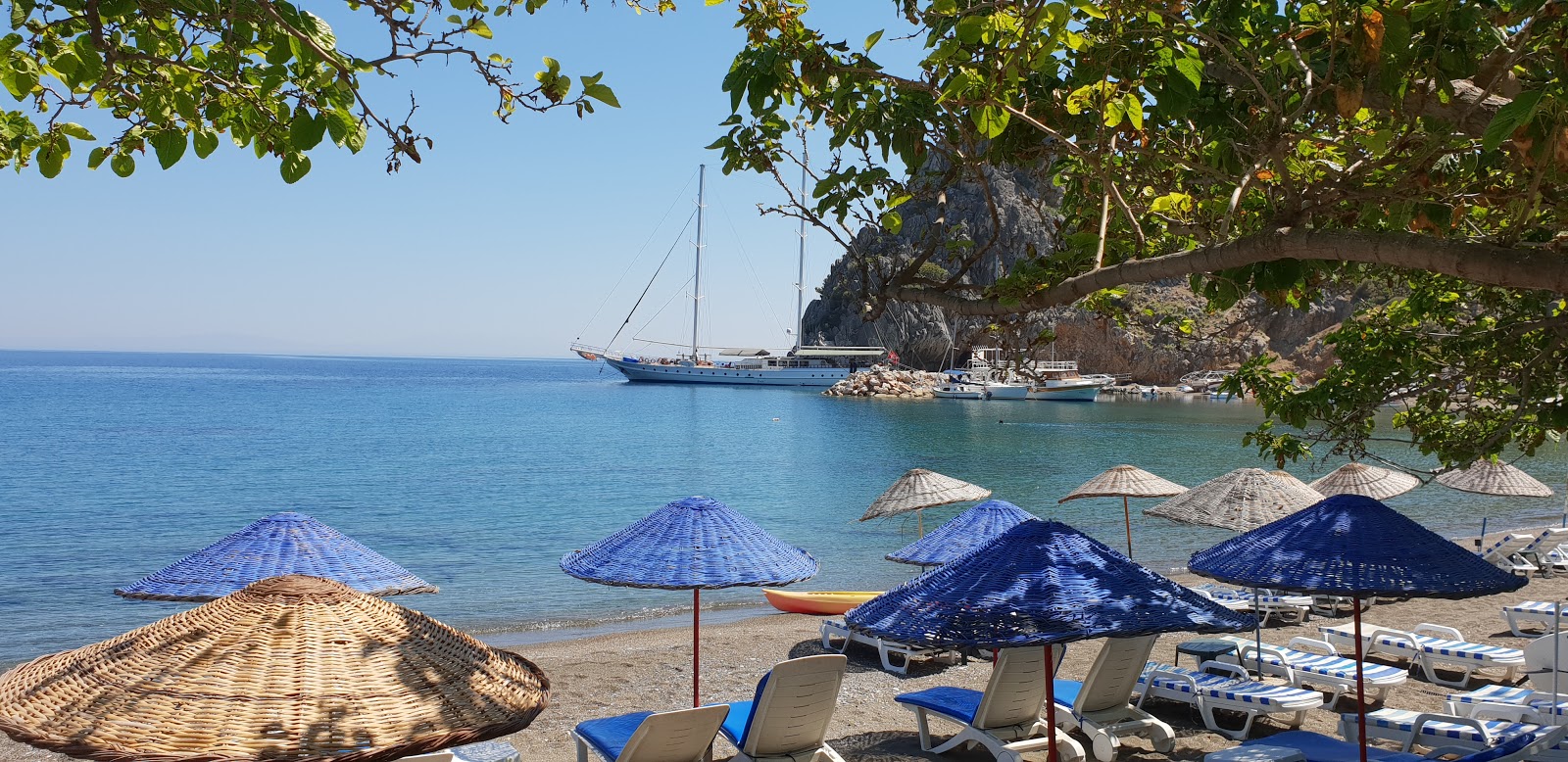 Foto von Hayitbuku Bay beach und die siedlung