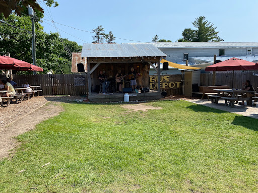 Bar «Lake Ann Brewing Company», reviews and photos, 6535 First St, Lake Ann, MI 49650, USA