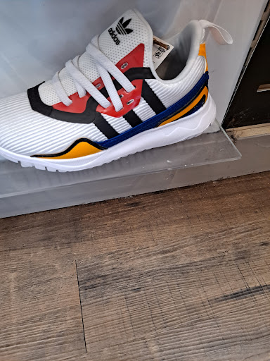 Shoe Store «Hibbett Sports», reviews and photos, 5907 Trussville Crossings Pkwy #101, Birmingham, AL 35235, USA