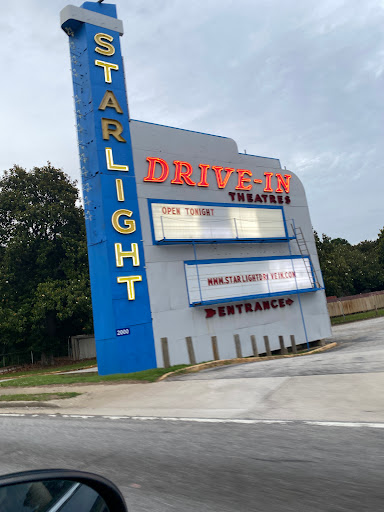 Drive-in Movie Theater «Starlight Drive-In Theatre and Flea Market», reviews and photos, 2000 Moreland Ave SE, Atlanta, GA 30316, USA