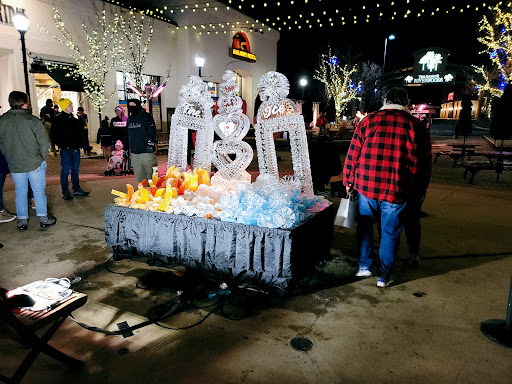 Shopping Mall «The Shops At Riverwoods», reviews and photos, 4801 N University Ave, Provo, UT 84604, USA