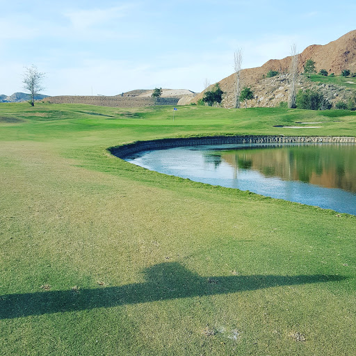 Golf Course «Dos Lagos Golf Course», reviews and photos, 4507 Cabot Dr, Corona, CA 92883, USA