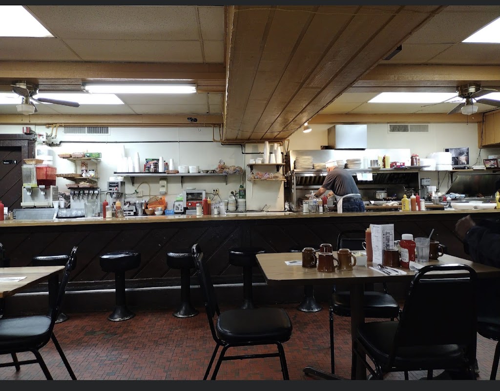 Main Gate Restaurant 44115