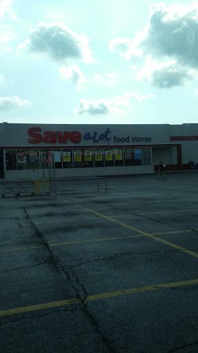 Grocery Store «Save-A-Lot», reviews and photos, 3901 Fort St, Wyandotte, MI 48192, USA