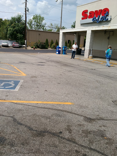 Grocery Store «Save-A-Lot», reviews and photos, 624 State St, New Albany, IN 47150, USA