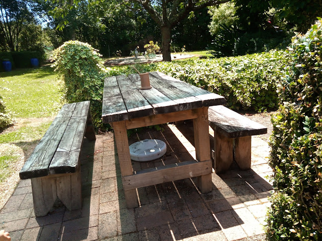 Apple Quarters Cafe