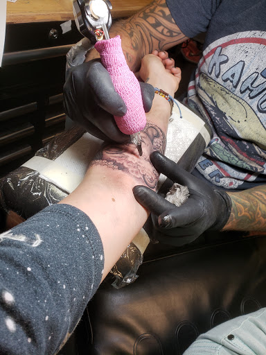 Tattoo Shop «High Spirits Tattoo Co», reviews and photos, 5100 W Commercial Blvd #10, Fort Lauderdale, FL 33319, USA