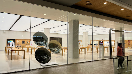 Cell Phone Store «Apple Brickell City Centre», reviews and photos, 701 S Miami Ave, Miami, FL 33130, USA