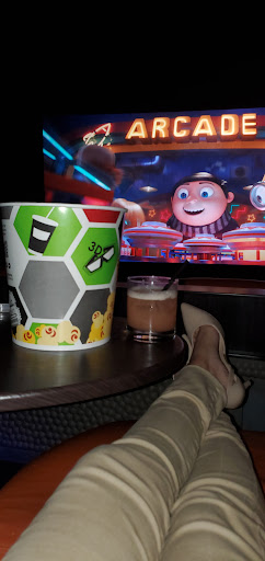 Movie Theater «iPic Theaters», reviews and photos, 2023 Hudson St, Fort Lee, NJ 07024, USA