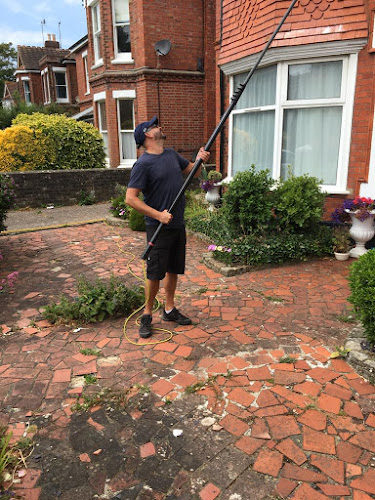 Reviews of H2O spotless window cleaning in Worthing - House cleaning service