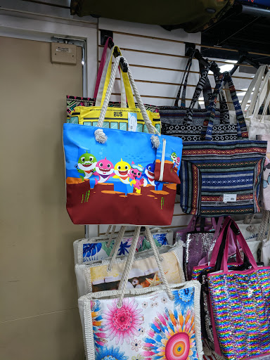 Stores to buy women's zippered tote bags San Antonio