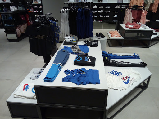 Nike Store Mallplaza BQ