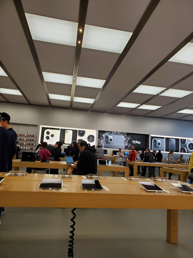 Computer Store «Apple Los Cerritos», reviews and photos, 242 Los Cerritos Center, Cerritos, CA 90703, USA