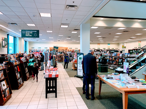 Book Store «Barnes & Noble», reviews and photos, 728 Waukegan Rd, Deerfield, IL 60015, USA
