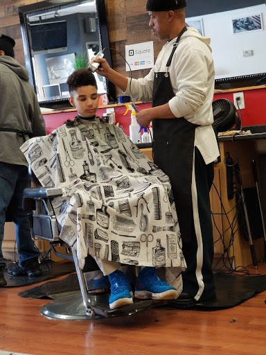 Barber Shop «Outliners Barber Shop», reviews and photos, 617 Northfield Rd, Bedford, OH 44146, USA