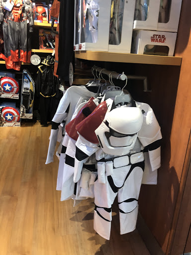 Toy Store «Disney Store», reviews and photos, 12401 Wayzata Blvd, Minnetonka, MN 55305, USA