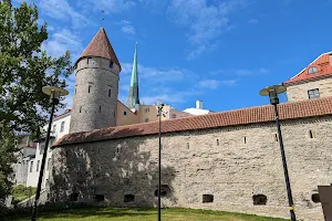 Nunnatorn ja linnamüüri platvorm image