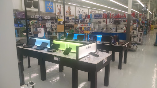 Discount Store «Walmart», reviews and photos, 900 Boston Post Rd, Guilford, CT 06437, USA