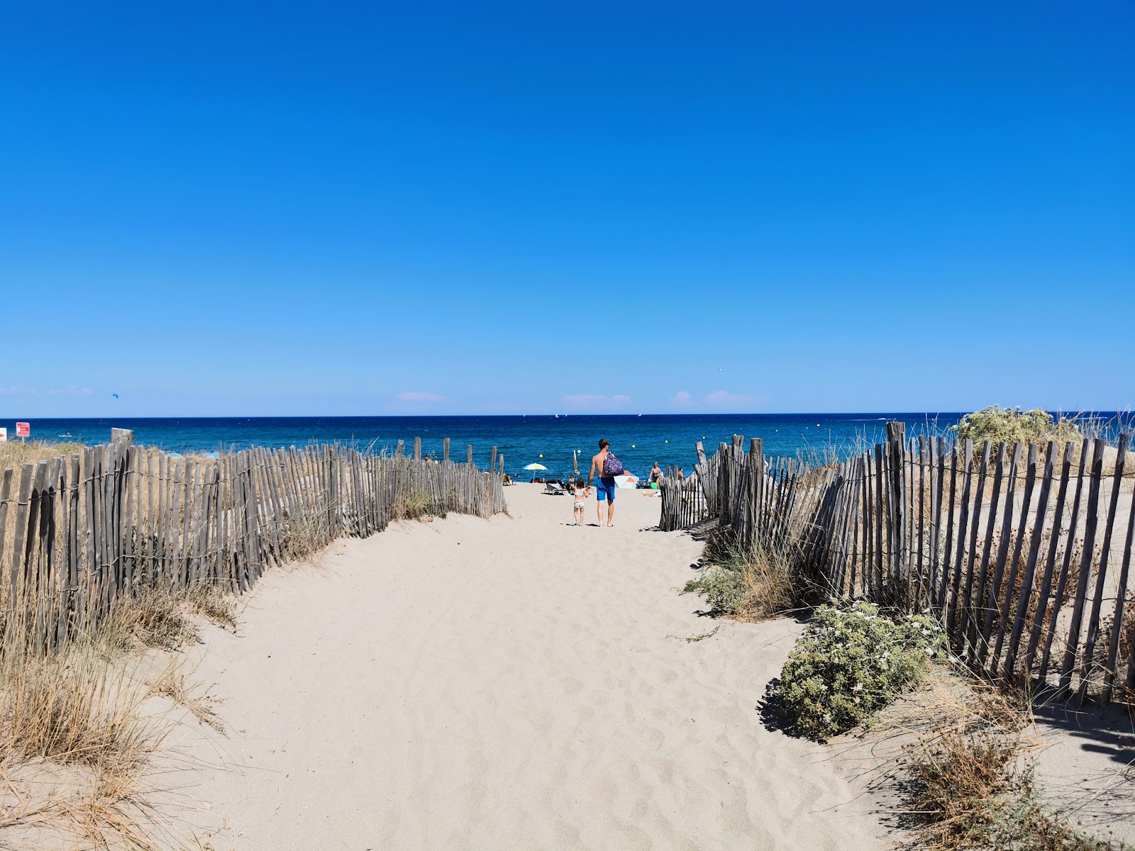 Plage du Sardinal'in fotoğrafı - tatil için iyi evcil hayvan dostu nokta