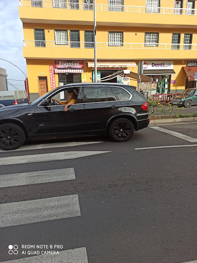 Clinica Dental Dentilux en Santa Úrsula, Santa Cruz de Tenerife