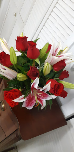 Florist «Omel Flowers», reviews and photos, 5898 W 16th Ave, Hialeah, FL 33012, USA