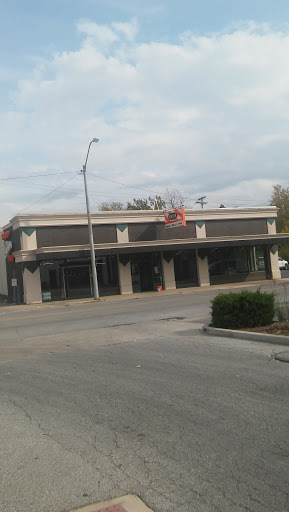 Glass & Mirror Shop «Kokomo Glass & Paint», reviews and photos, 226 S Union St, Kokomo, IN 46901, USA