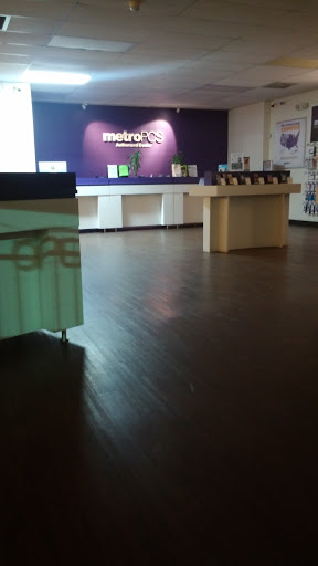 Cell Phone Store «MetroPCS Authorized Dealer», reviews and photos, 1551 Chambers Rd, Aurora, CO 80011, USA