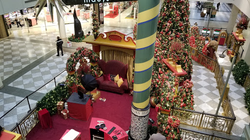 Clothing Store «Uniqlo Hillsdale», reviews and photos, 286 E Sailer Dr, San Mateo, CA 94403, USA