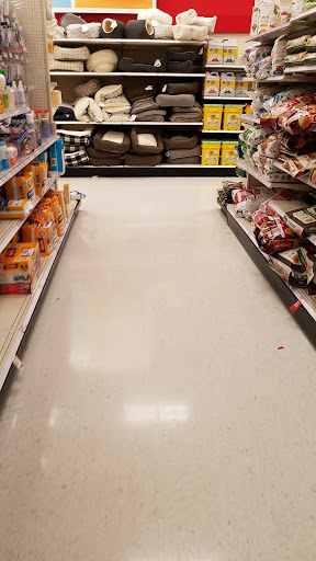 Department Store «Target», reviews and photos, 18855 N Market Pl Dr, Aurora, OH 44202, USA