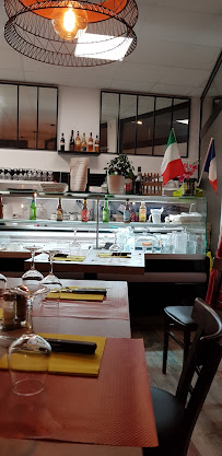 Atmosphère du Restaurant Pizzeria Gust'o à Bois-d'Arcy - n°4