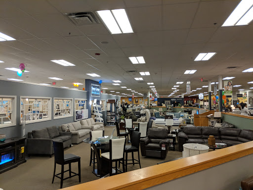 Furniture Store «Raymour & Flanigan Furniture and Mattress Store», reviews and photos, 1855 Central Park Ave, Yonkers, NY 10710, USA
