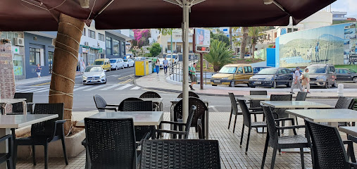 Happy Cafe - C. el Peñon, N°10, 38400 Puerto de la Cruz, Santa Cruz de Tenerife, Spain