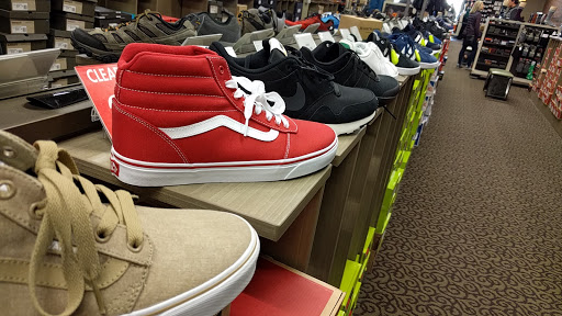 Shoe Store «DSW Designer Shoe Warehouse», reviews and photos, 17158 Redmond Way, Redmond, WA 98052, USA