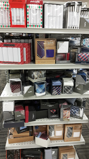 Clothing Store «Burlington Coat Factory», reviews and photos, 30 W Rand Rd, Arlington Heights, IL 60004, USA