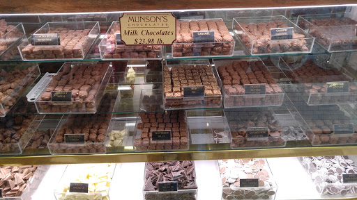 Shopping Mall «The Promenade Shops at Evergreen Walk», reviews and photos, 501 Evergreen Way #503, South Windsor, CT 06074, USA