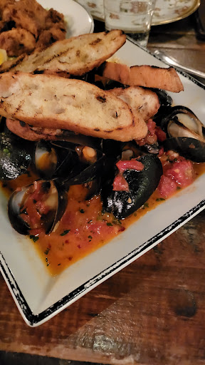 Seafood Restaurant «Republic», reviews and photos, 6939 Laurel Ave, Takoma Park, MD 20912, USA