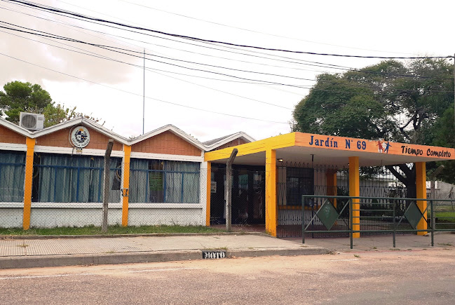 Opiniones de Jardín 69 de T. Completo Barrio Las Canteras Fray Bentos Río Negro Uruguay en Río Negro - Escuela