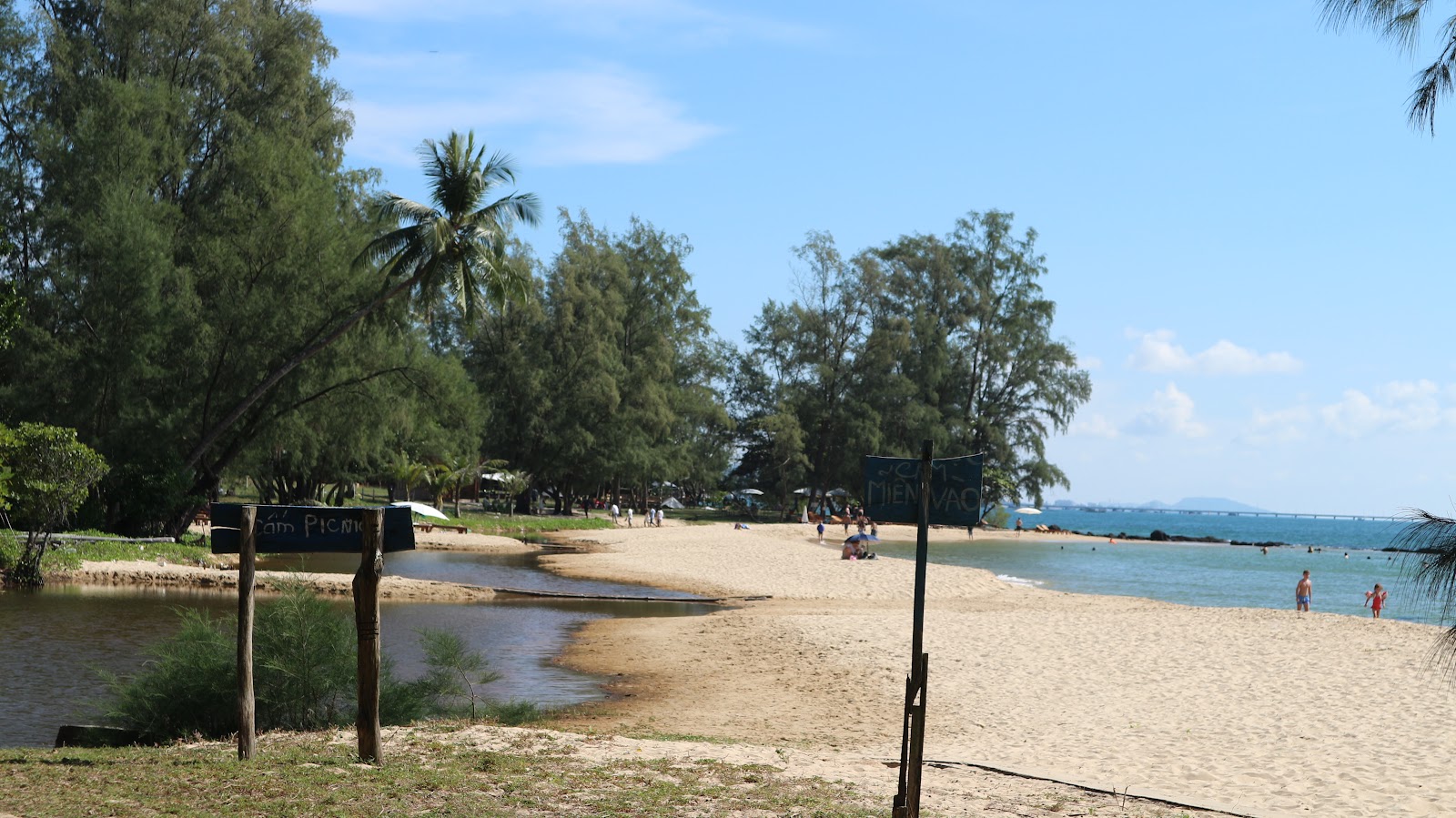 Photo de Ong Lang beach et le règlement