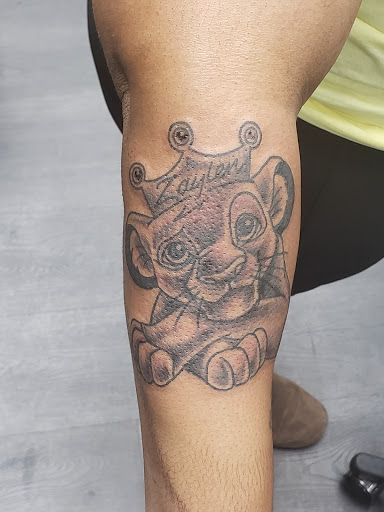 Tattoo Shop «Red Octopus Tattoos & Body Piercings», reviews and photos, 7465 Annapolis Rd, Hyattsville, MD 20784, USA