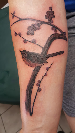 Tattoo Shop «Ink Factory Tattoos and Body Piercings», reviews and photos, 407 2nd St #1, Hudson, WI 54016, USA